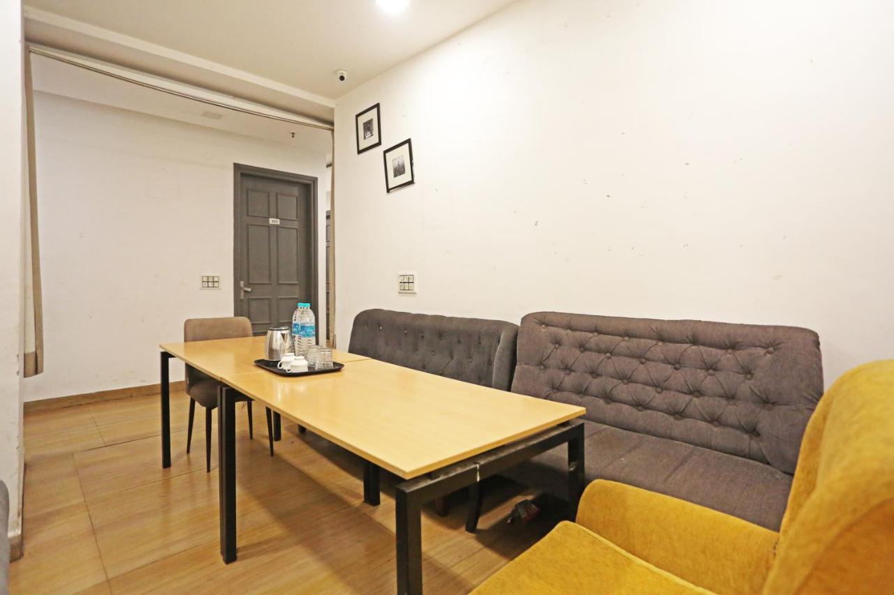 Hotel Raaso Inn Rohini Sec-16 By Arrow Delhi  Exterior photo