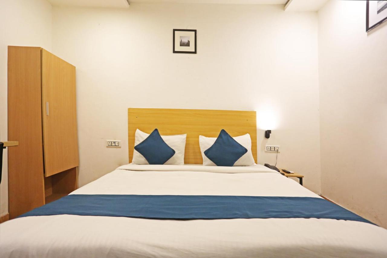Hotel Raaso Inn Rohini Sec-16 By Arrow Delhi  Exterior photo
