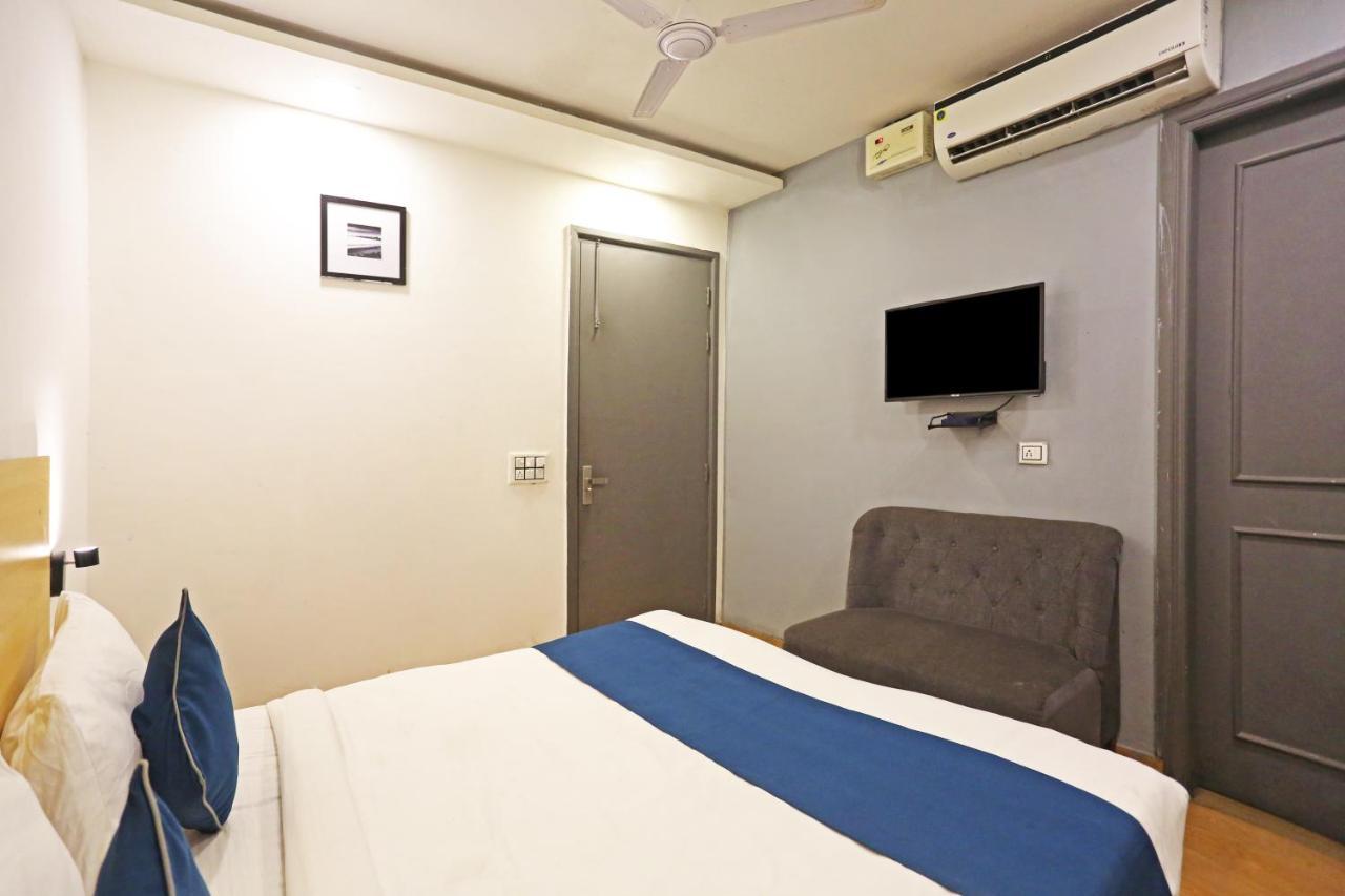 Hotel Raaso Inn Rohini Sec-16 By Arrow Delhi  Exterior photo