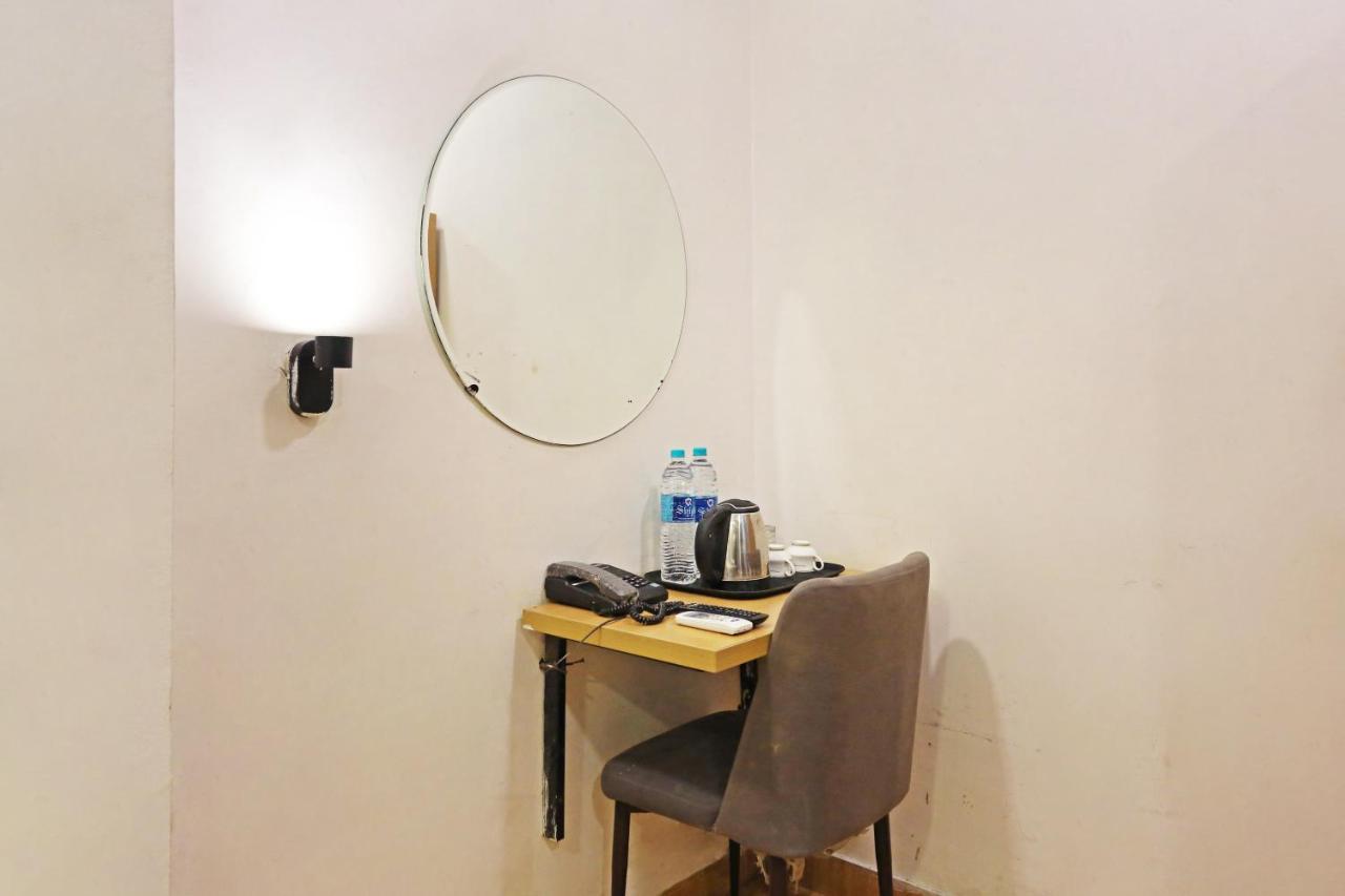 Hotel Raaso Inn Rohini Sec-16 By Arrow Delhi  Exterior photo